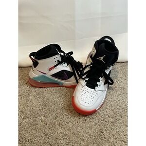 Jordan Mars 270 Mid White Hyper Violet Nike Size 6.5Y